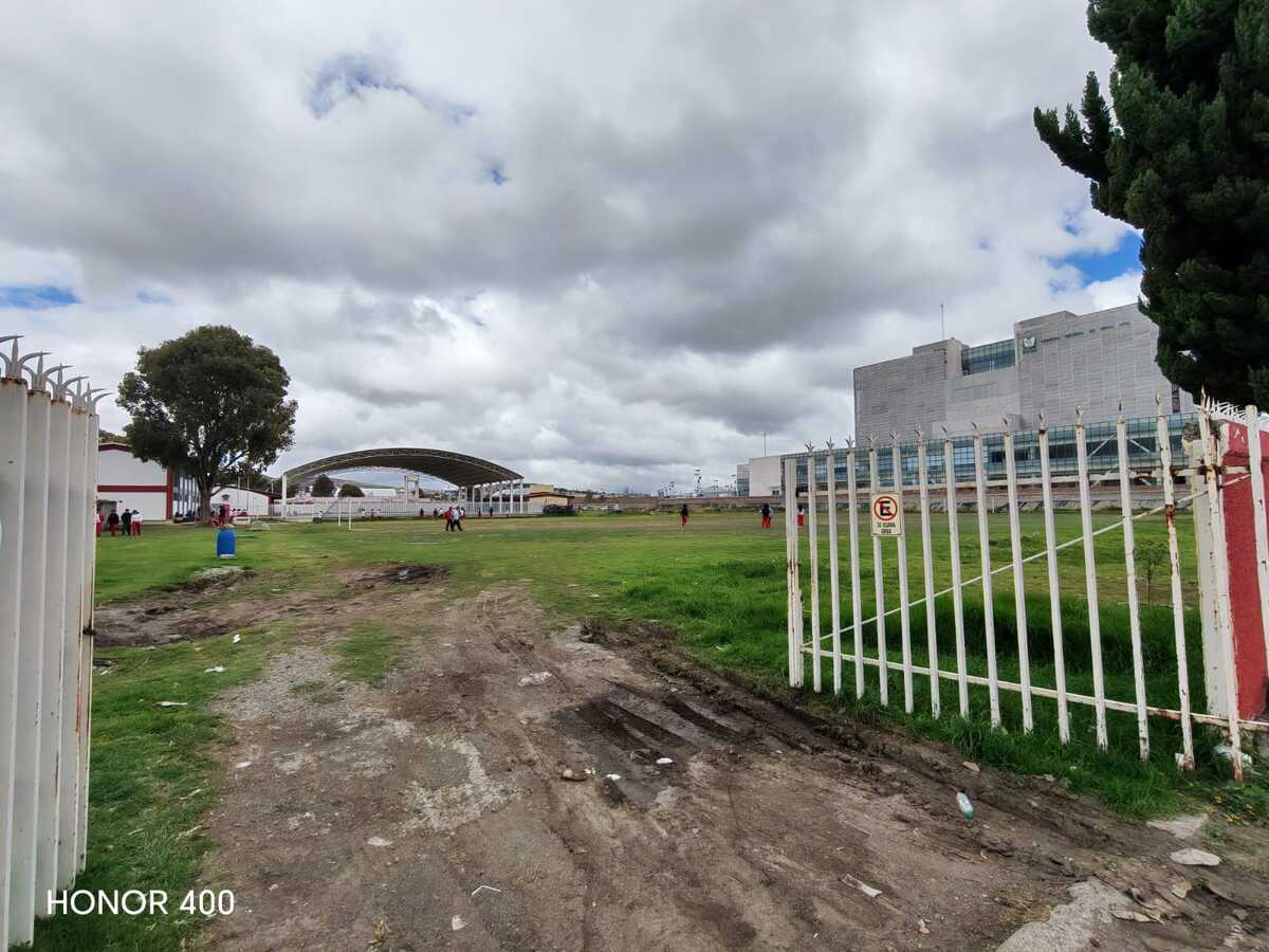 Se oponen a la construcción de un estacionamiento en el CBTis 222 de Pachuca. (Miriam Avilés)