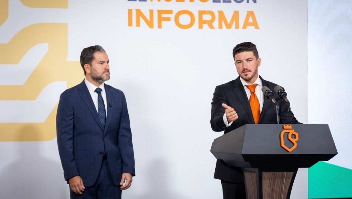 Samuel García y Raúl Lozano en el Nuevo León informa. Foto: Especial
