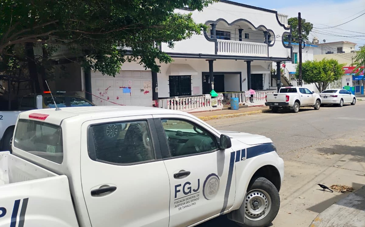 Unidades de la FGJ acudieron a la Academia Militarizada Doenitz en Ciudad Madero. | Alberto Cano