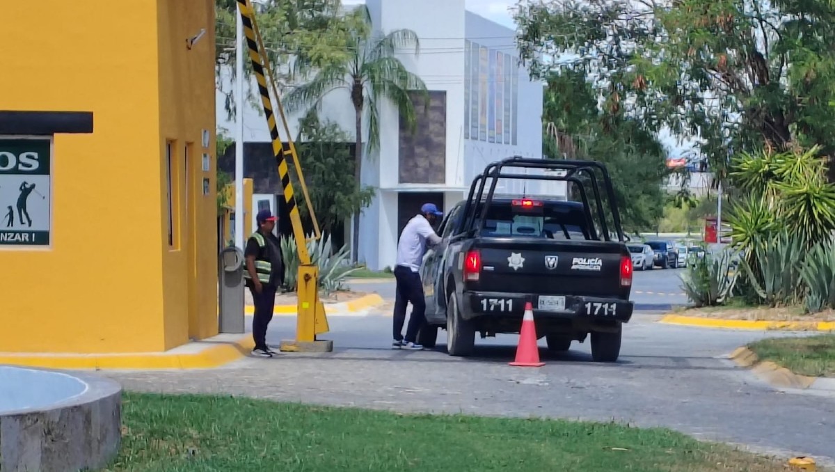 Unidades de la Policía de Apodaca intensificaron el operativo de búsqueda en los alrededores durante varios minutos. | Agustín Martínez
