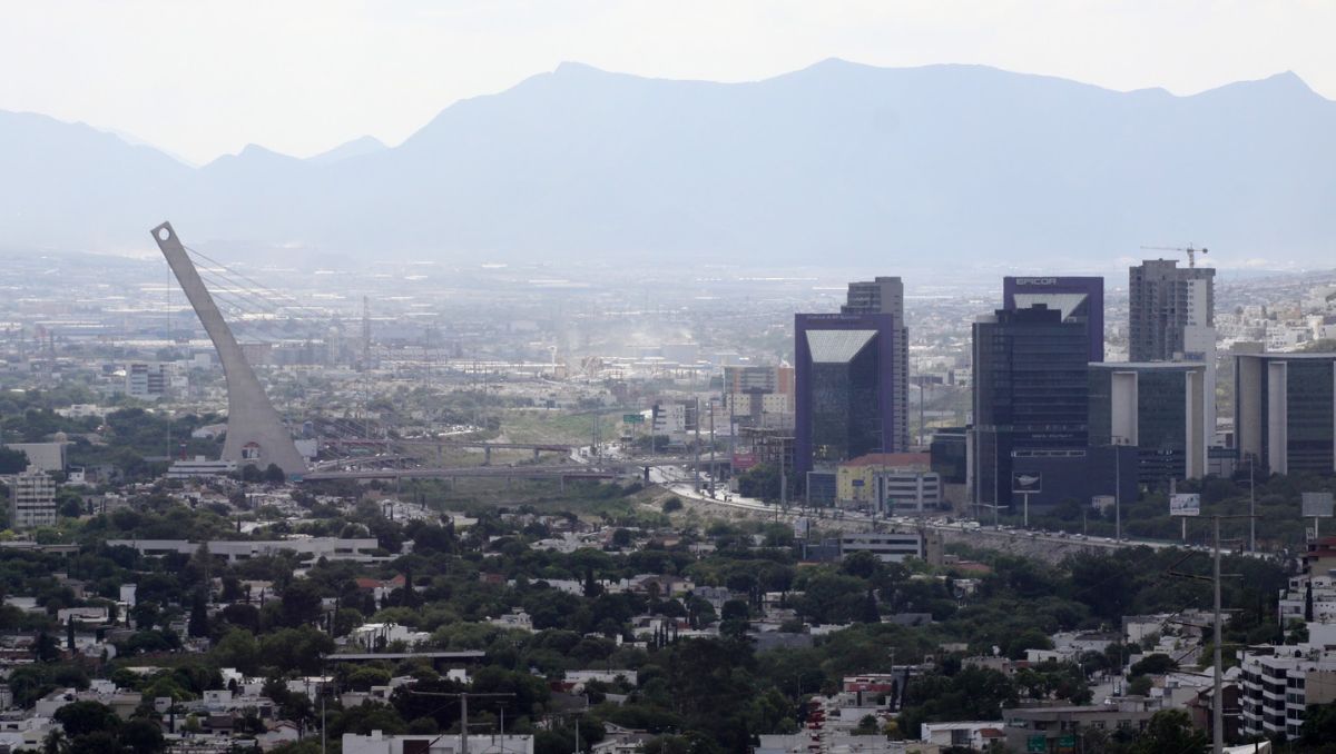 La zona metropolitana de Monterrey mantendrá un ambiente caluroso y bochornoso, con probabilidad de chubascos aislados. | Archivo