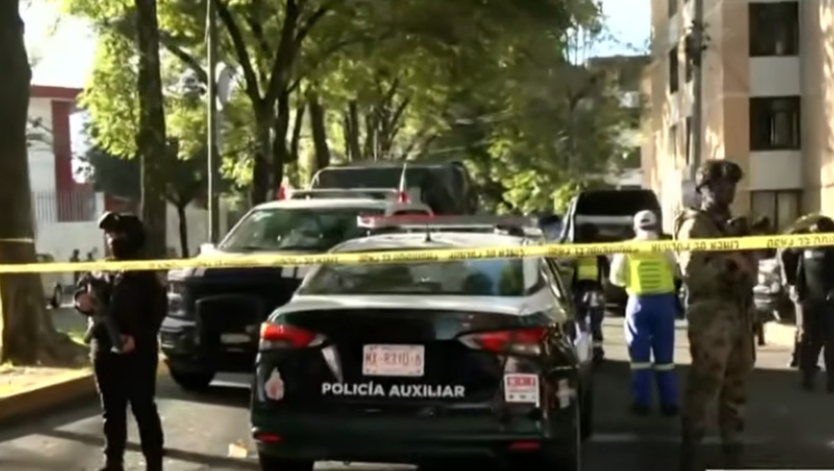 Asesinan a joven afuera del Cetis 33 en Azcapotzalco. | FOTO: MILENIO