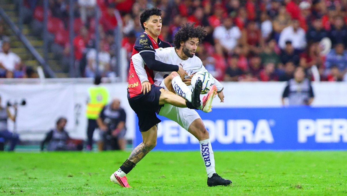 Atlas batalla con las lesiones, pero rescata un punto ante Pumas en el Estadio Jalisco (Imago7)