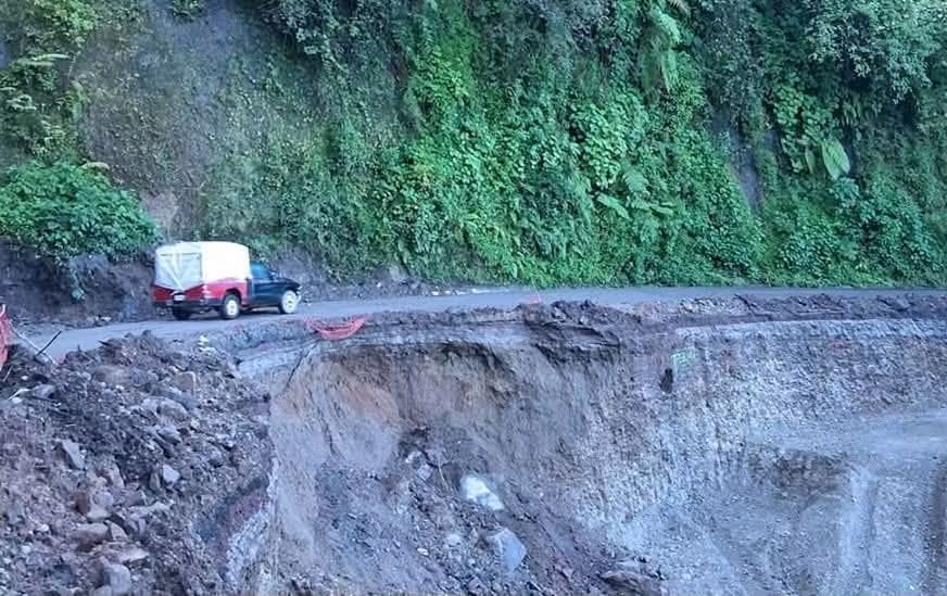 Desgajamiento en la carretera estatal Tenango–Metepec. (Cortesía)