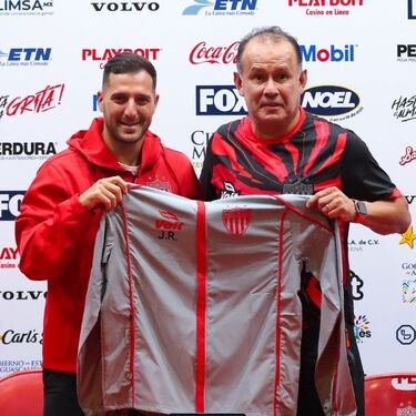 El Necaxa hizo oficial la llegada de Juan Reynoso como su nuevo director técnico tras el despido de Martín Varini.