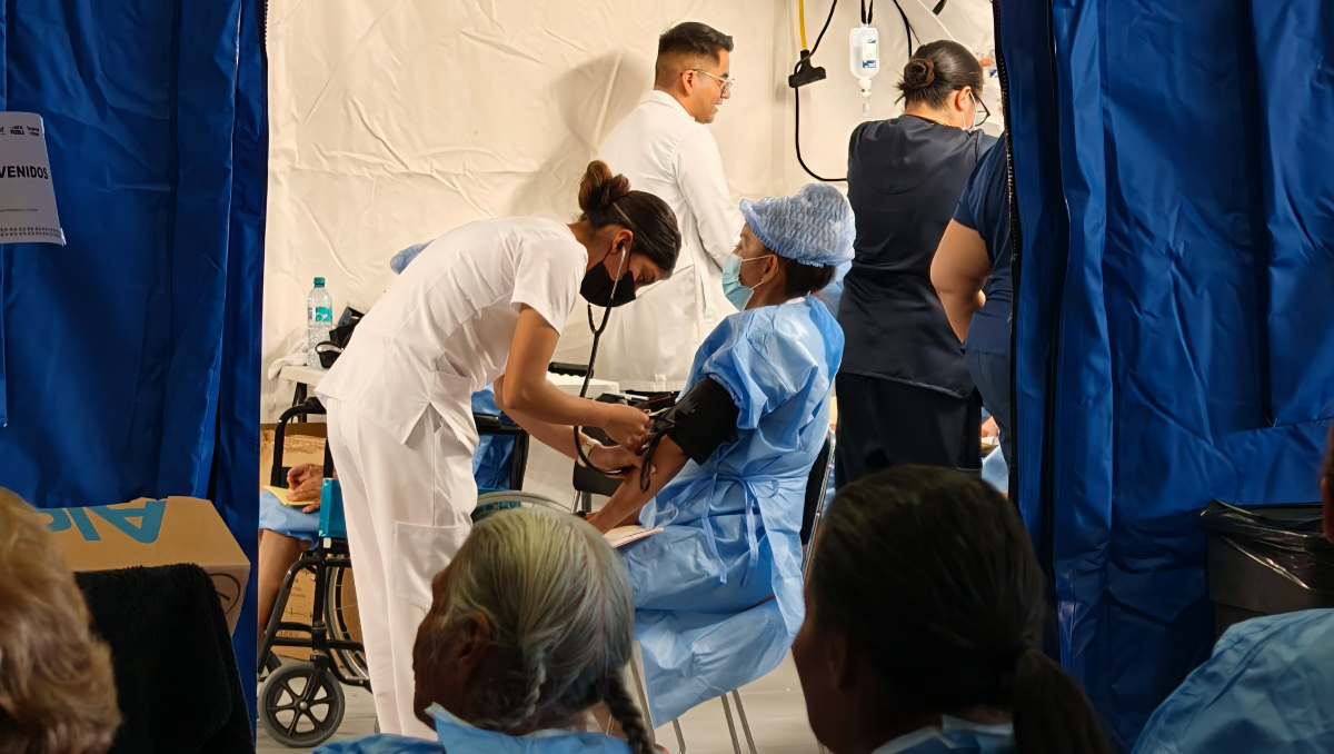 Puebla busca comprar tres hospitales itinerantes para mayor cobertura | EsImagen