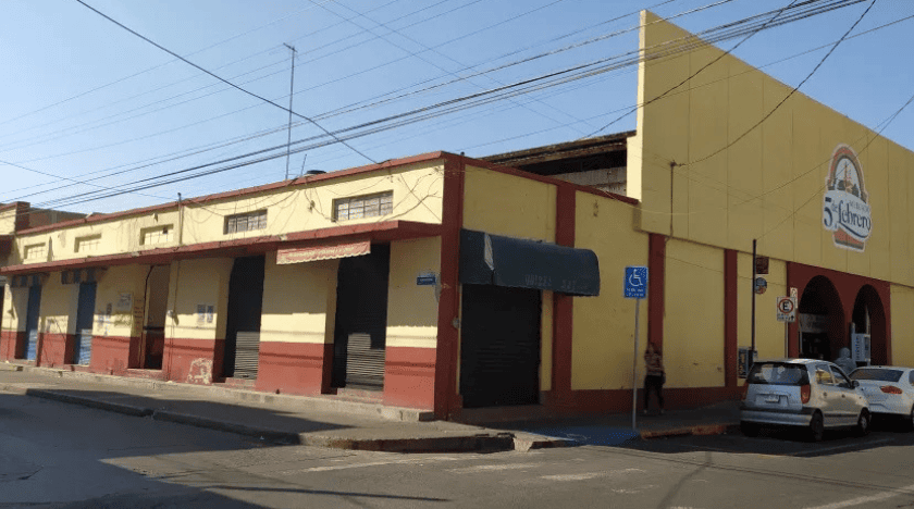 Ataque armado deja heridos en Mercado 5 de Febrero, Celaya. | Redes Sociales