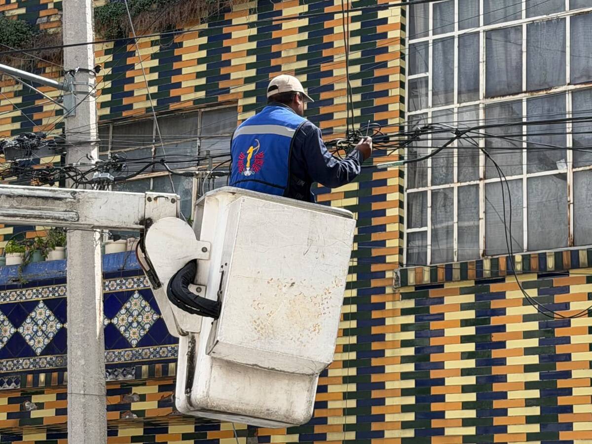 Cuauhtémoc suma más de 3 mil 600 metros de cableado en desuso retirados desde 2025. | Especial