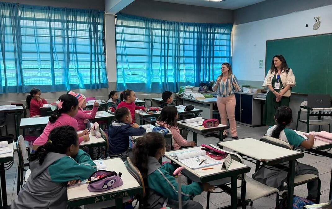 Regulación de celulares en escuelas: leyes y acuerdos México-Brasil