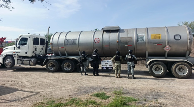 Aseguran alrededor de 12 mil litros de hidrocarburo en Villagrán. | Juan Mauro González Martínez, Secretario de Seguridad y Paz de Guanajuato.