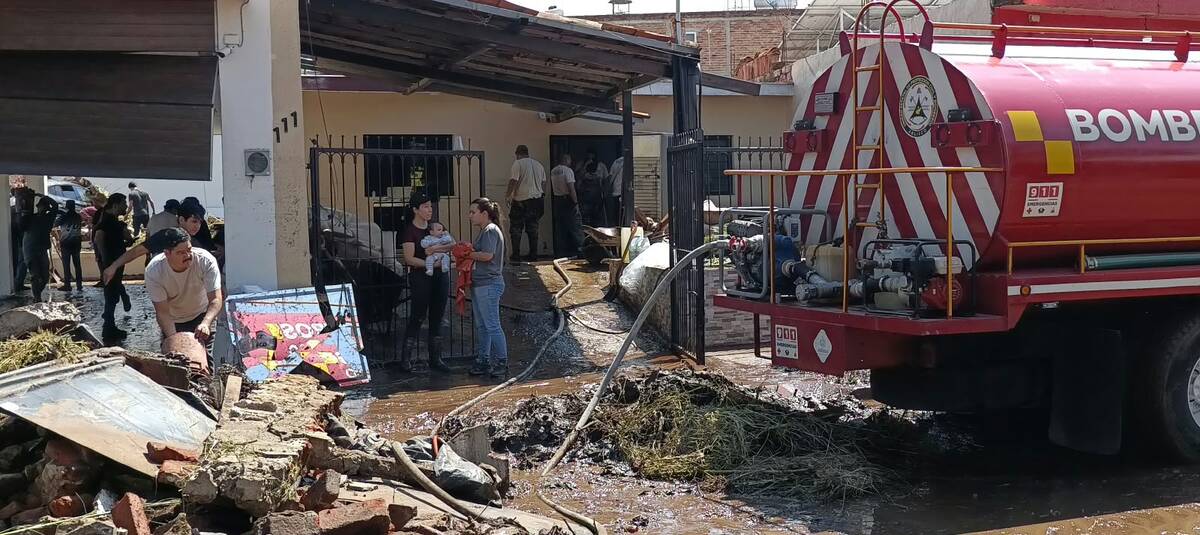 Confirman apoyos para familias afectadas en Zapotlanejo. (Cortesía PCyB Jalisco)