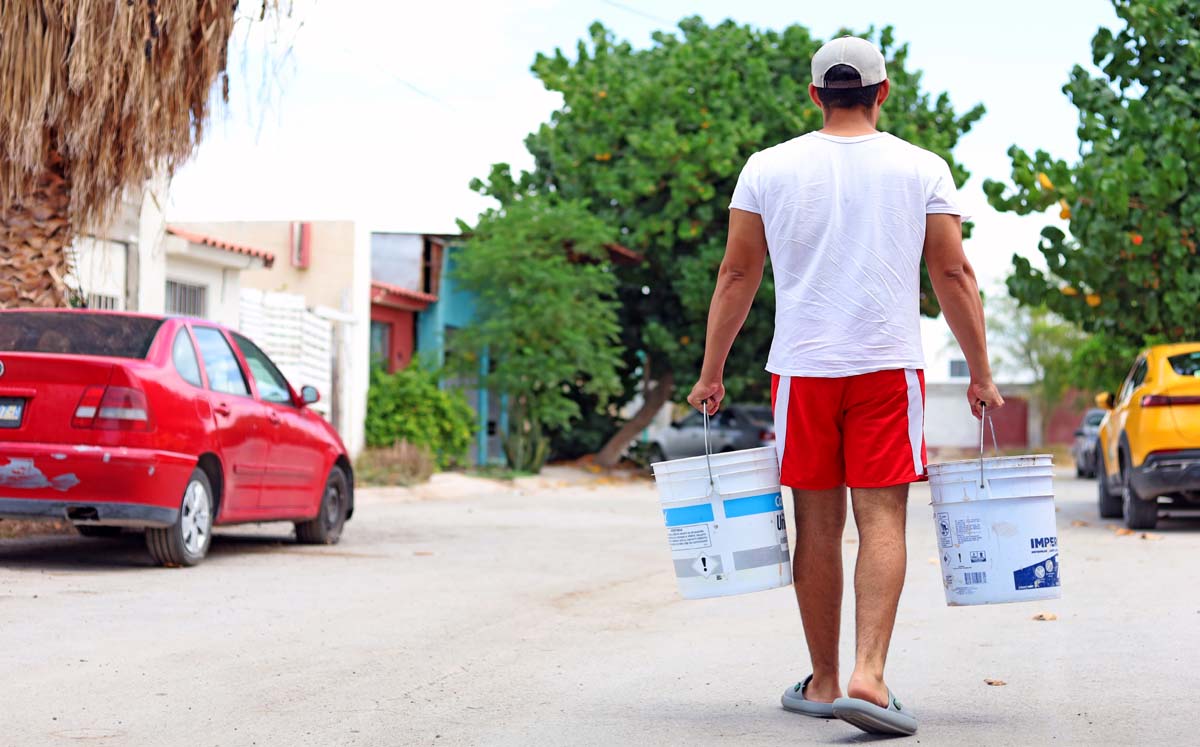 Falla de energía eléctrica deja sin agua colonias de Torreón. | Foto: Verónica Rivera