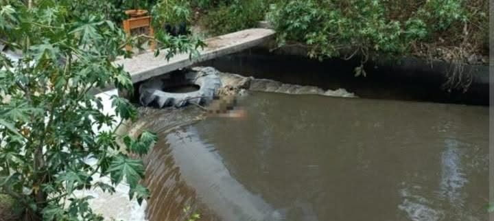Hallan cadáver de un hombre en canal de aguas negras en Tula de Allende. (Redes Sociales)