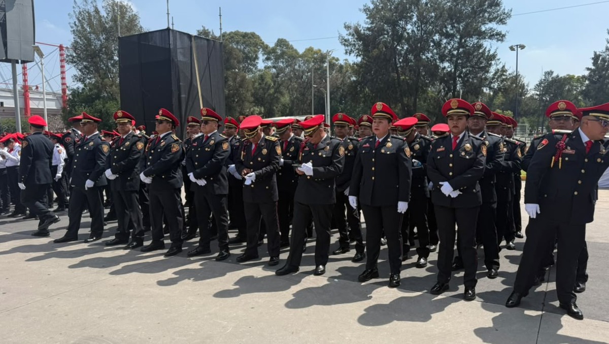 Un total de 122 hombres y 112 mujeres concluyeron su formación en la Academia policial para sumarse al servicio en CdMx| Foto: Especial