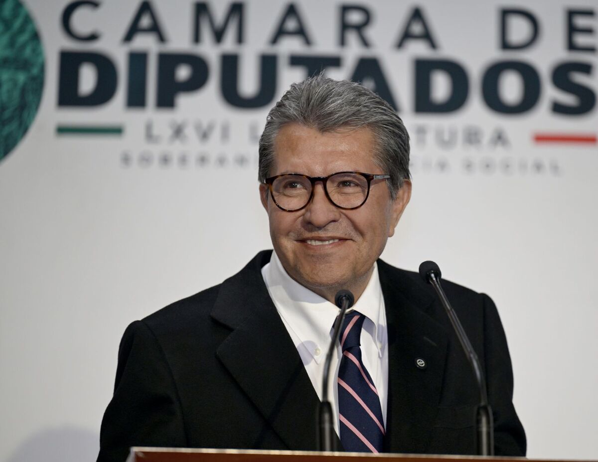 El legislador coincidió con la Presidenta de la República en la necesidad de restringir el uso de celulares. | Foto: Especial