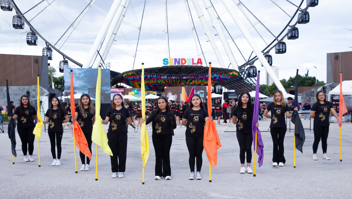La UVP hace brillar Sendella y Puebla con sus colores en celebración de su 45 aniversario | Hugo Zuviri