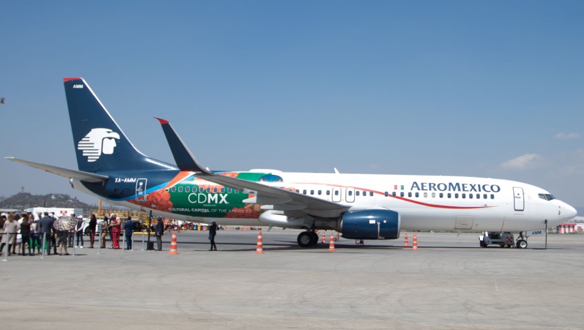 Un avión de Aeroméxico en las instalaciones del Aeropuerto Internacional de la Ciudad de México (AICM). | Foto: Cuartoscuro