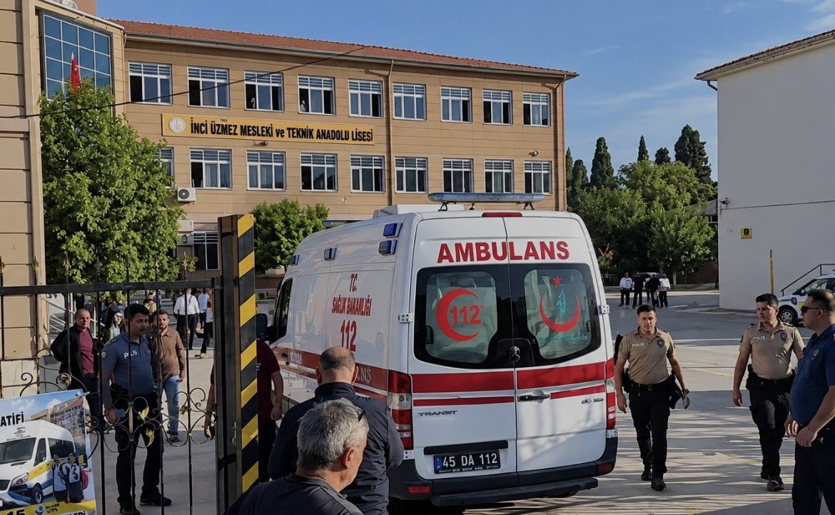 Al menos diez alumnos de secundaria resultaron heridos este martes en un tiroteo que tuvo lugar en un colegio en la provincia de Manisa. | EFE