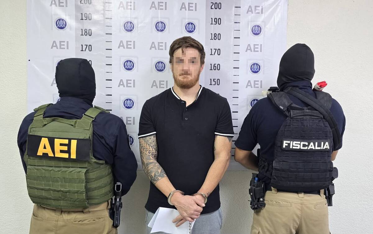 El hombre fue descubierto por la FGE de Baja California.