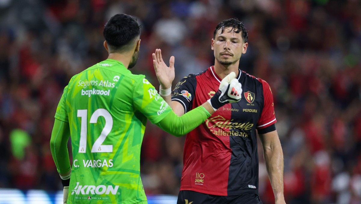 Manuel Capasso ha tenido problemas musculares y no pudo terminar el más reciente juego de Atlas (Mexsport)