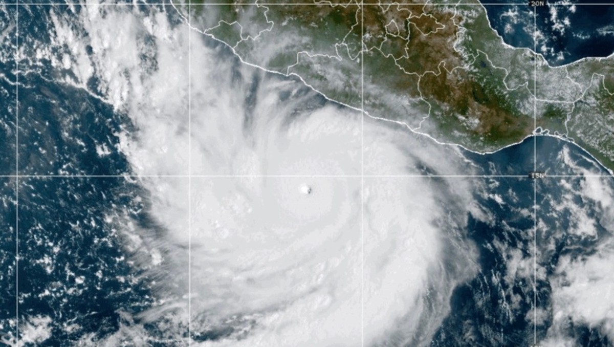 Así se ve el centro del huracán Polo en el Pacífico