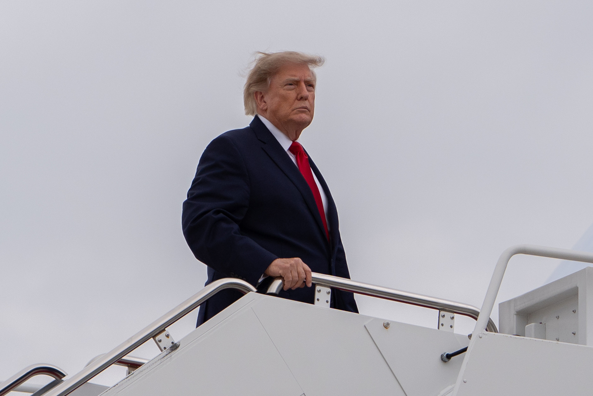 El presidente Donald Trump aborda el Air Force One, el lunes 21 de septiembre de 2026, en la Base Conjunta Andrews, Maryland. | AP