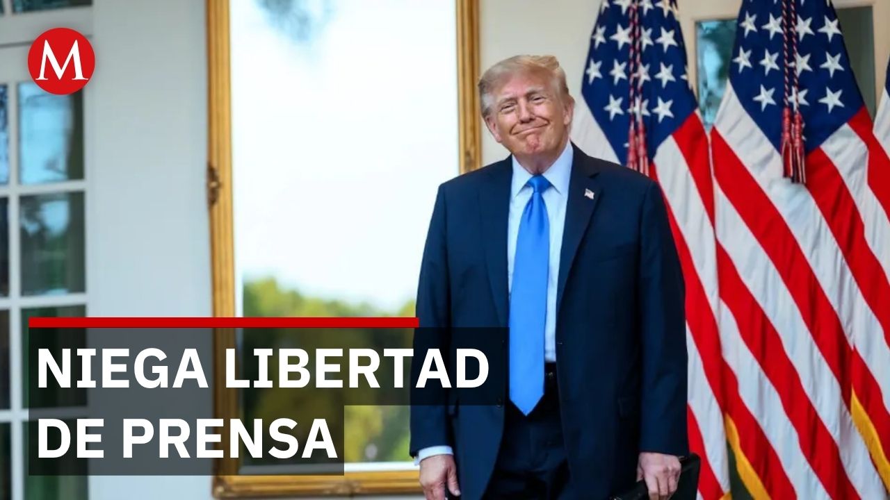 Trump defiende prensa libre pero retira acreditaciones a periodistas de CNN