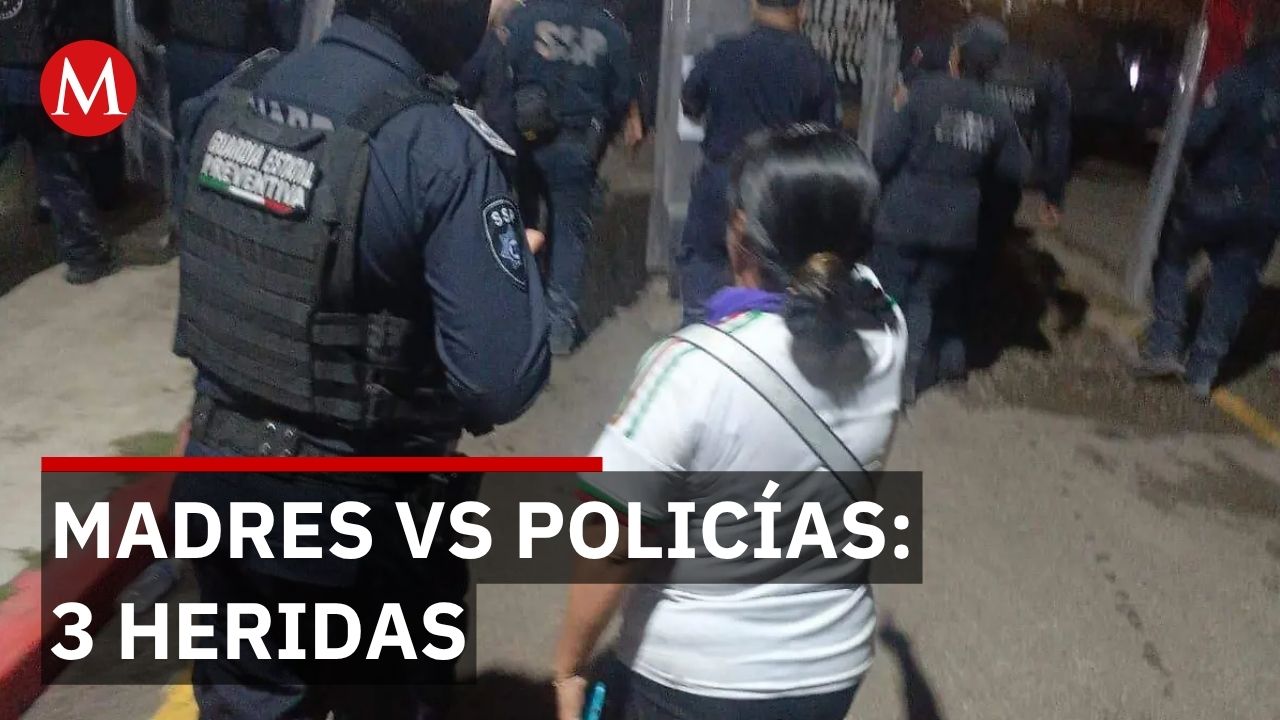 Confrontación en Chiapas: policías y madres buscadoras se enfrentan en plantón