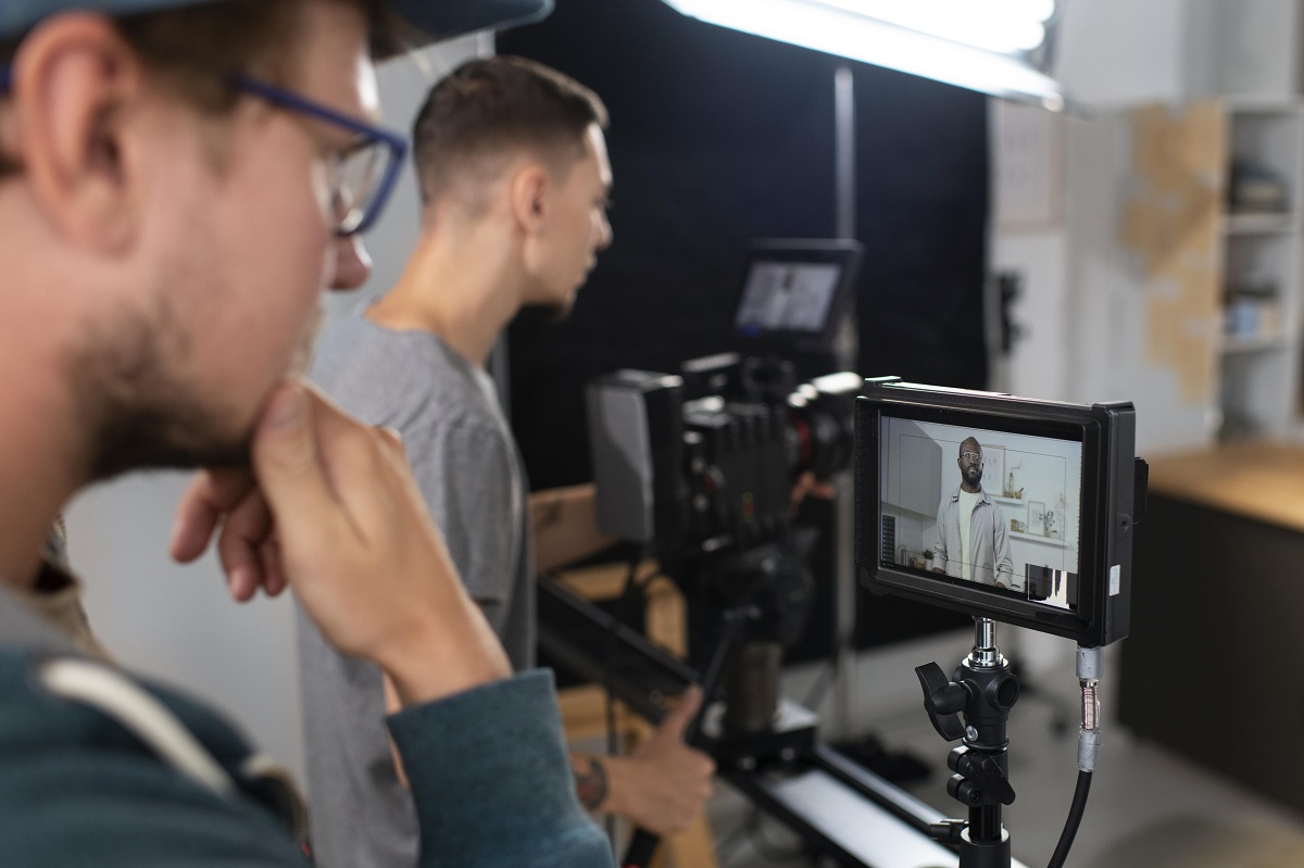 Los jóvenes aprenden técnicas de animación como stop motion, animación 2D y animación 3D. (Foto: Magnific)