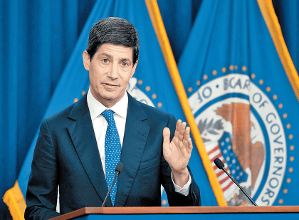 Kevin Warsh reconoce que la economía estadunidense “parece estar fortaleciéndose”. AP