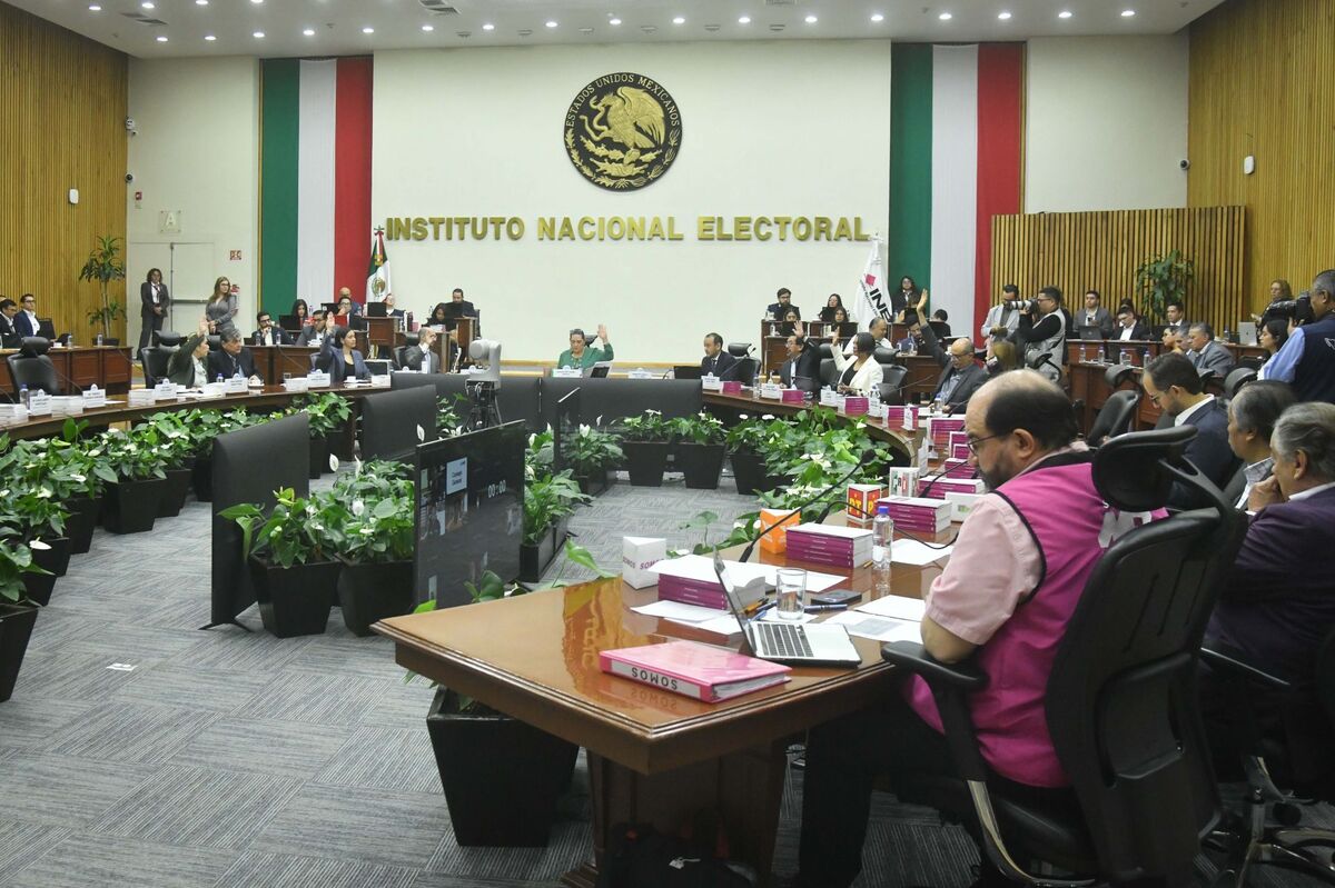El Consejo General del INE aprobó los lineamientos para competir en las elecciones por la vía independiente. | Foto: Cuartoscuro