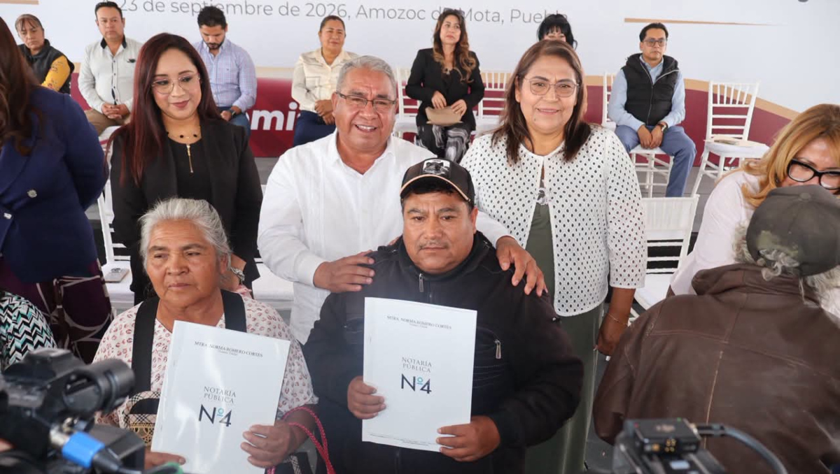 Entregan 156 escrituras a familias de Amozoc, Puebla | Especial