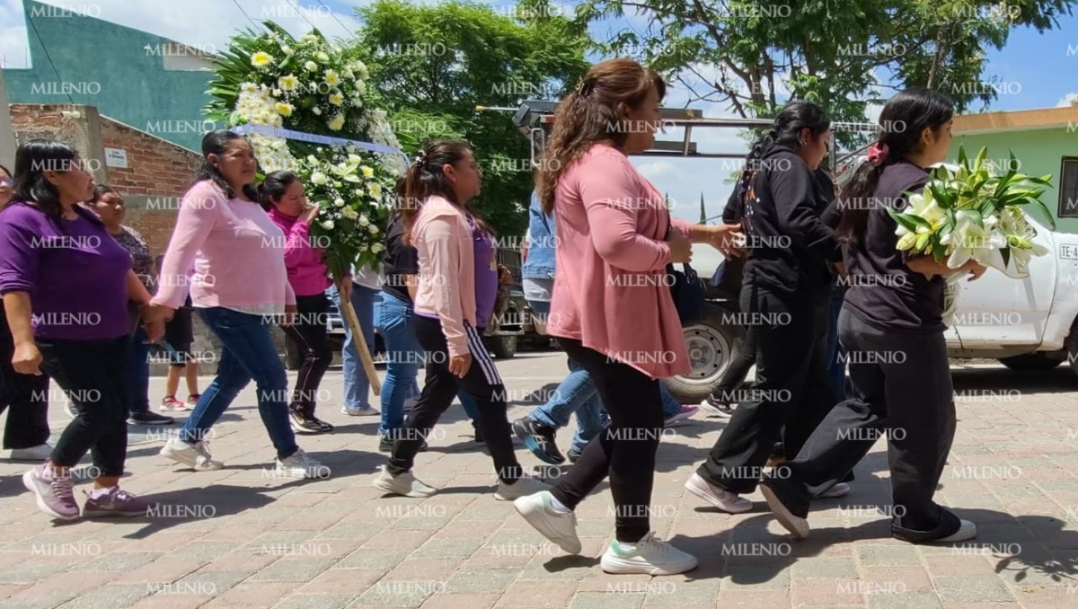 Entre flores y custodia velan a Mateo, hijo de alcalde de Tecamachalco | Especial