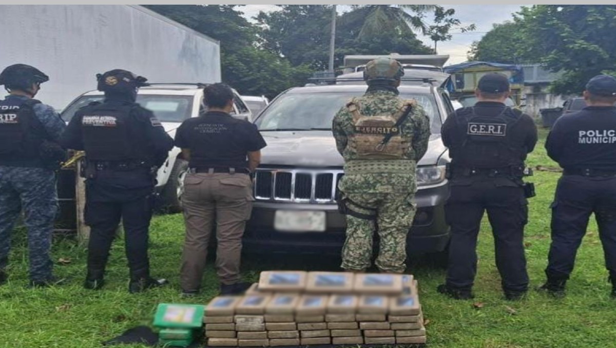 Fuerzas federales y estatales aseguraron 104 kilos de cocaína ocultos en un vehículo durante un operativo en Chiapas.|Foto:Especial
