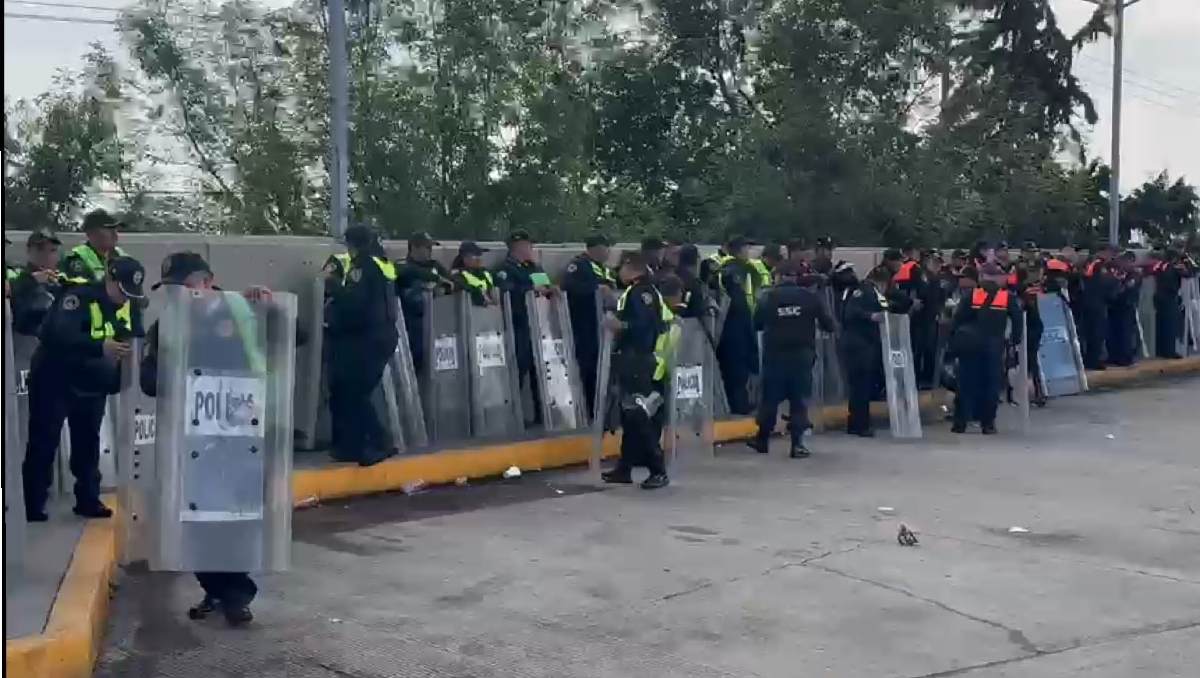 La policía capitalina espera la llegada para acompañar los autobuses de familiares de los 43 y a los estudiantes de la normal. | Especial