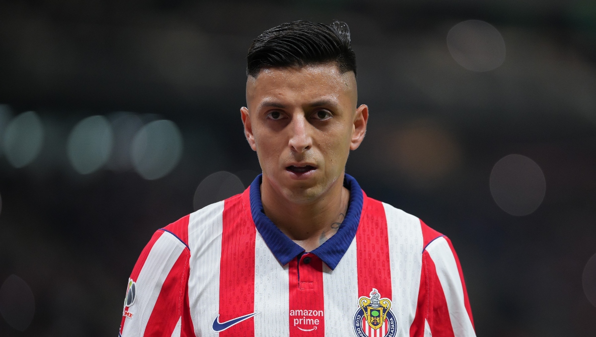 Roberto Alvarado no estará disponible para Chivas por su llamado a la Selección Mexicana (Imago7)