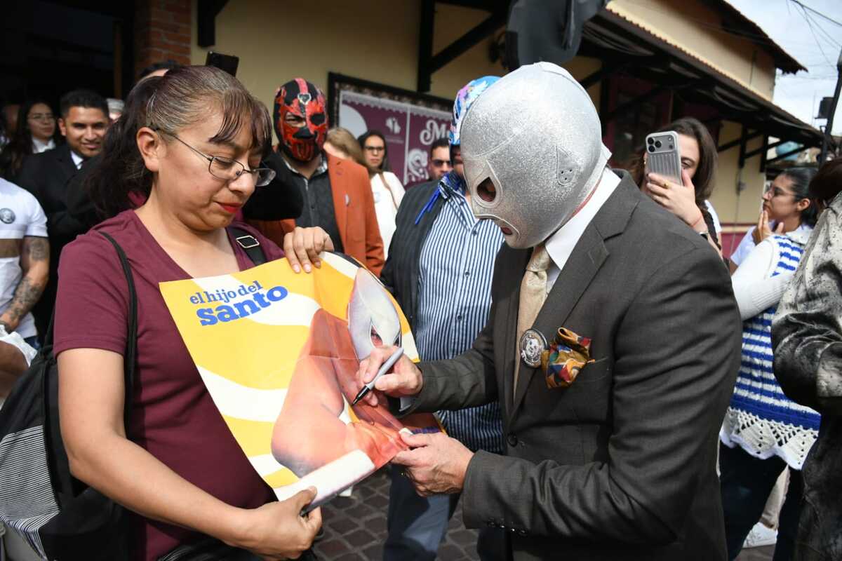 El Santo suma nuevas piezas a su museo en Tulancingo. (Cortesía)