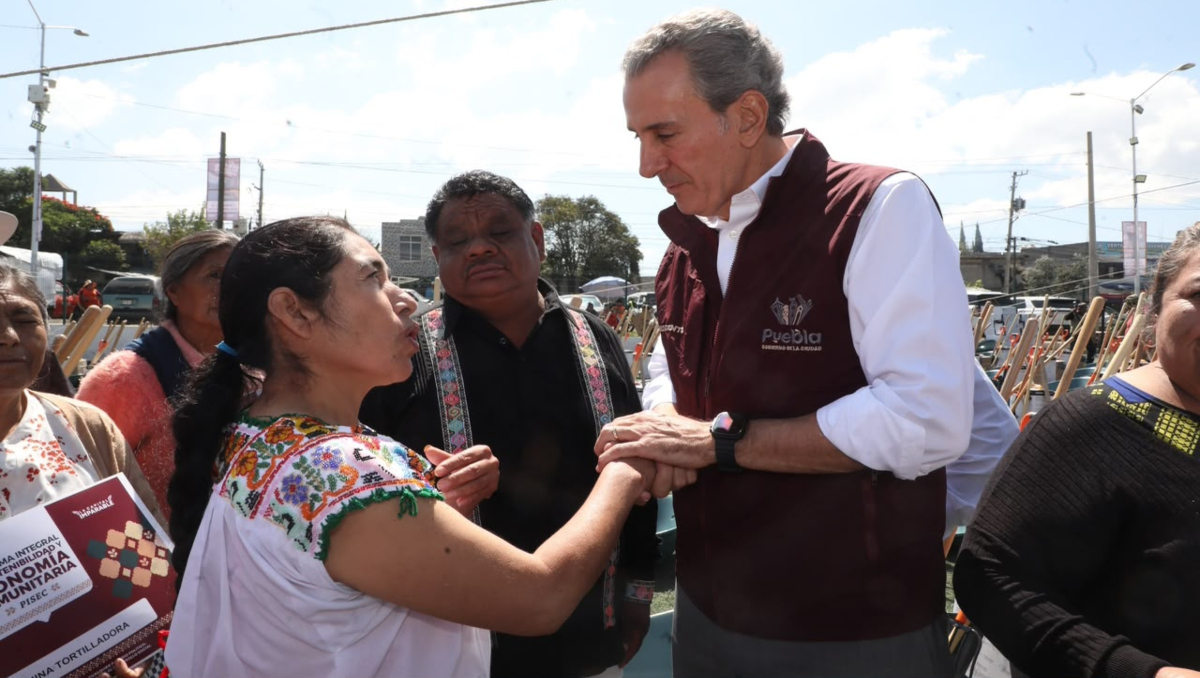 Chedraui entrega 10 mdp a productores de mezcal y maíz en Puebla | Especial