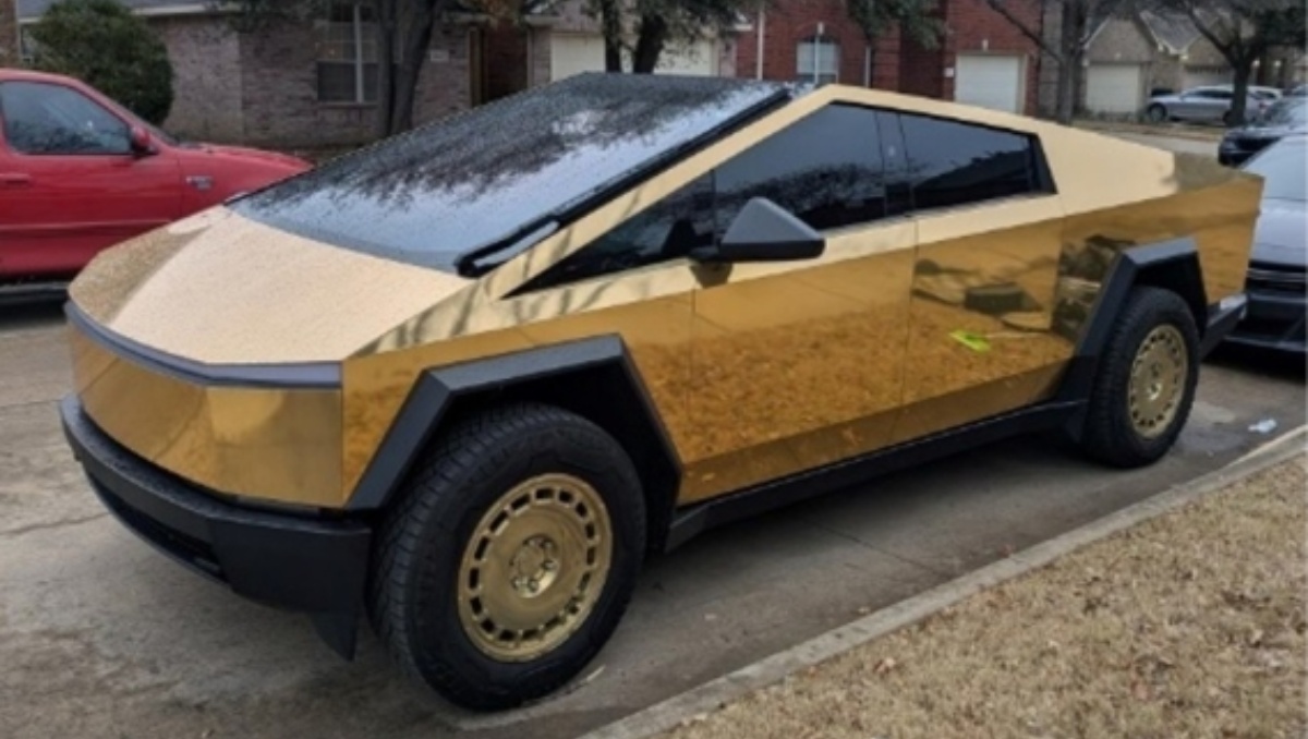 Con el dinero obtenido, Kevin Curry adquirió una Tesla Cybertruck chapada en oro | Foto: Departamento de Justicia de EU