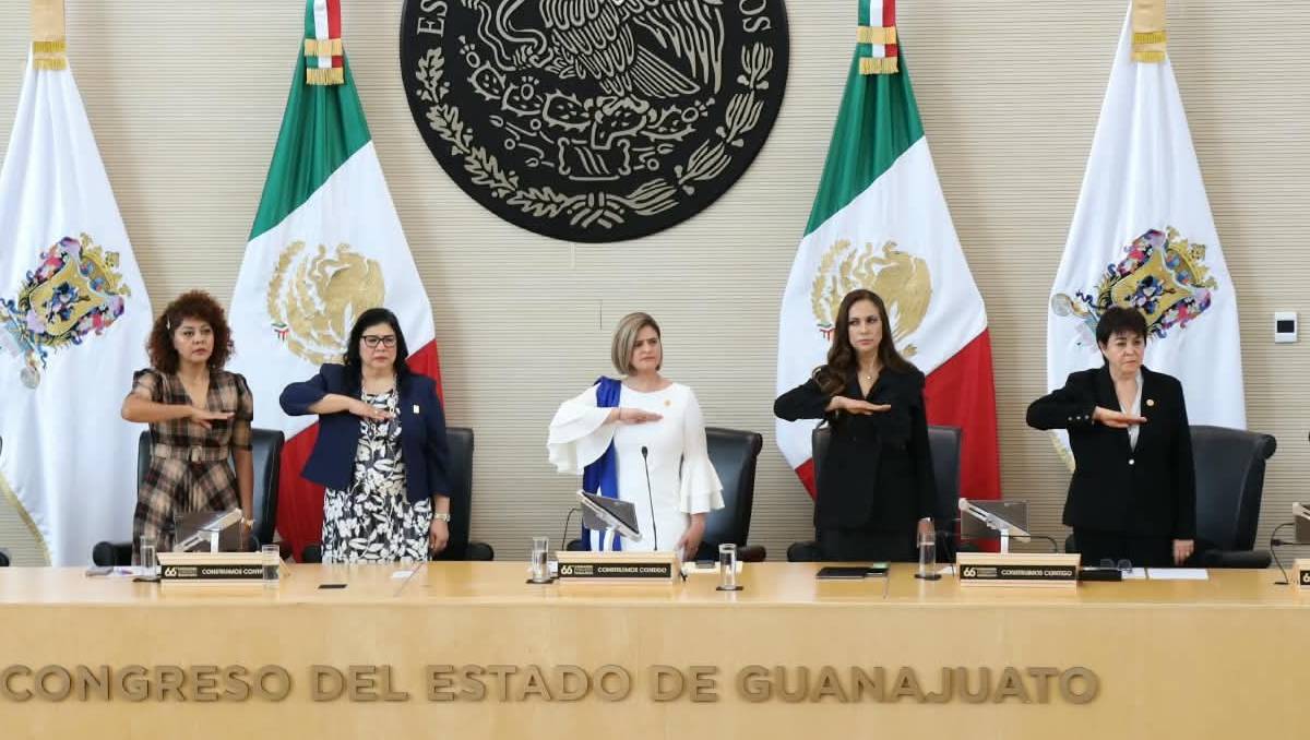 El periodo arrancó en punto de las 11:00 de la mañana en el recinto legislativo