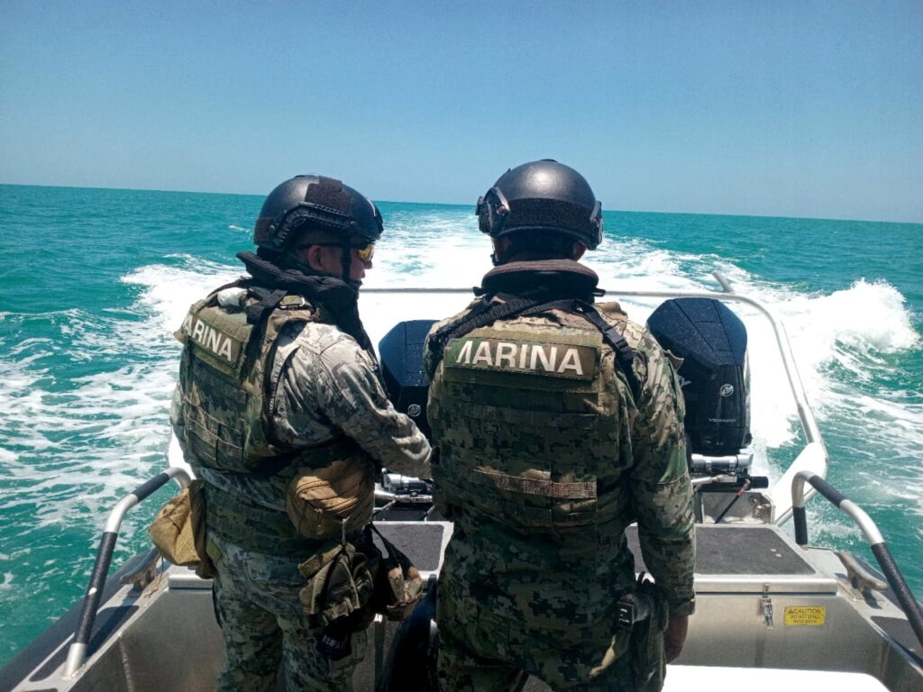Personal de la Secretaría de Marina activó los protocolos de atención tras registrarse la detonación dentro de la UNAPROP. | Foto: Alejandro Ruvalcaba
