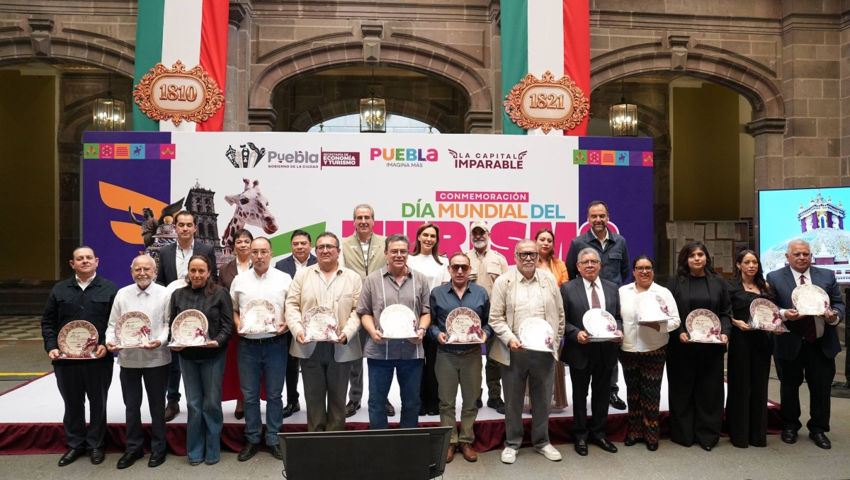 Ayuntamiento de Puebla entrega reconocimientos a íconos del turismo | Especial