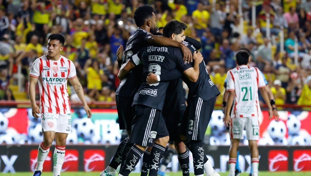 Con hat-trick de Henry Martín, América vuelve a la senda del triunfo al remontar a Necaxa