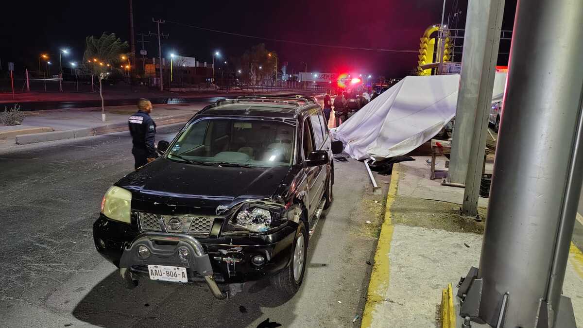El conductor de la camioneta fue detenido. | Foto: Alejandro Escobedo