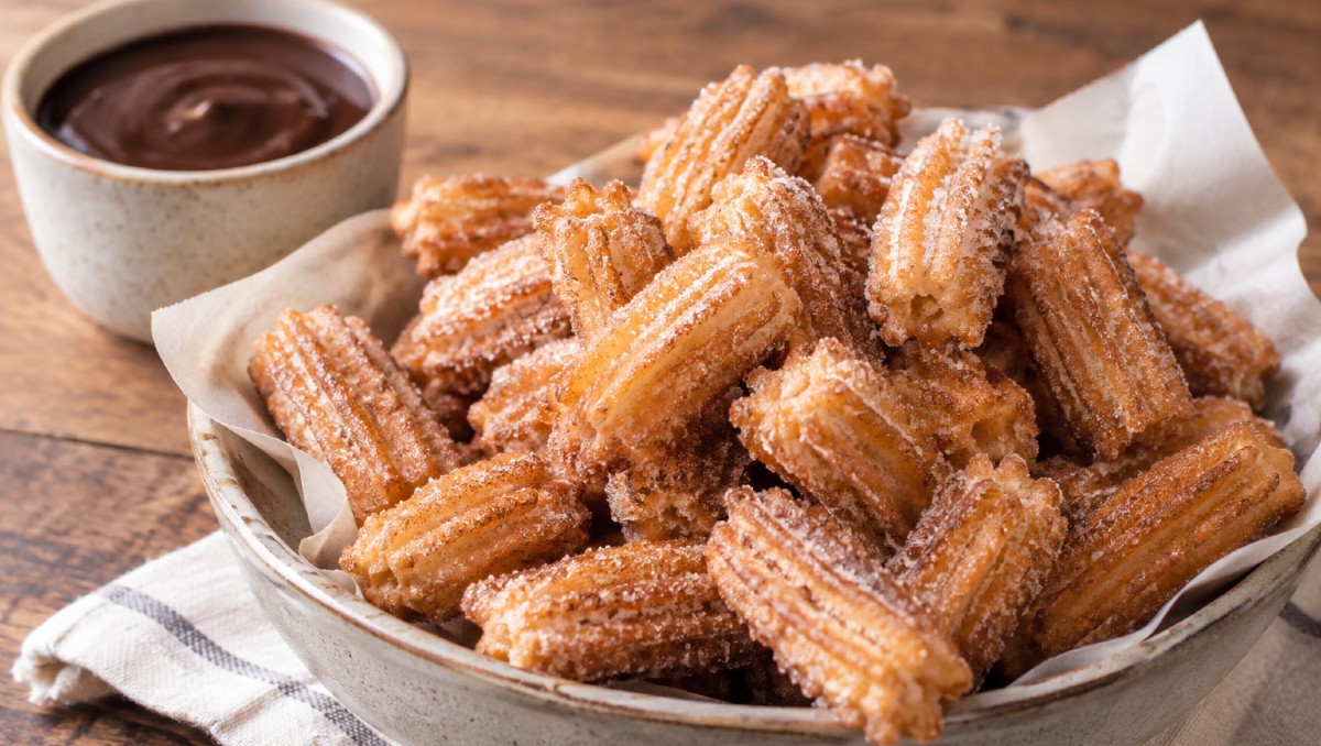 Receta para preparar unos deliciosos mini churros (IA)