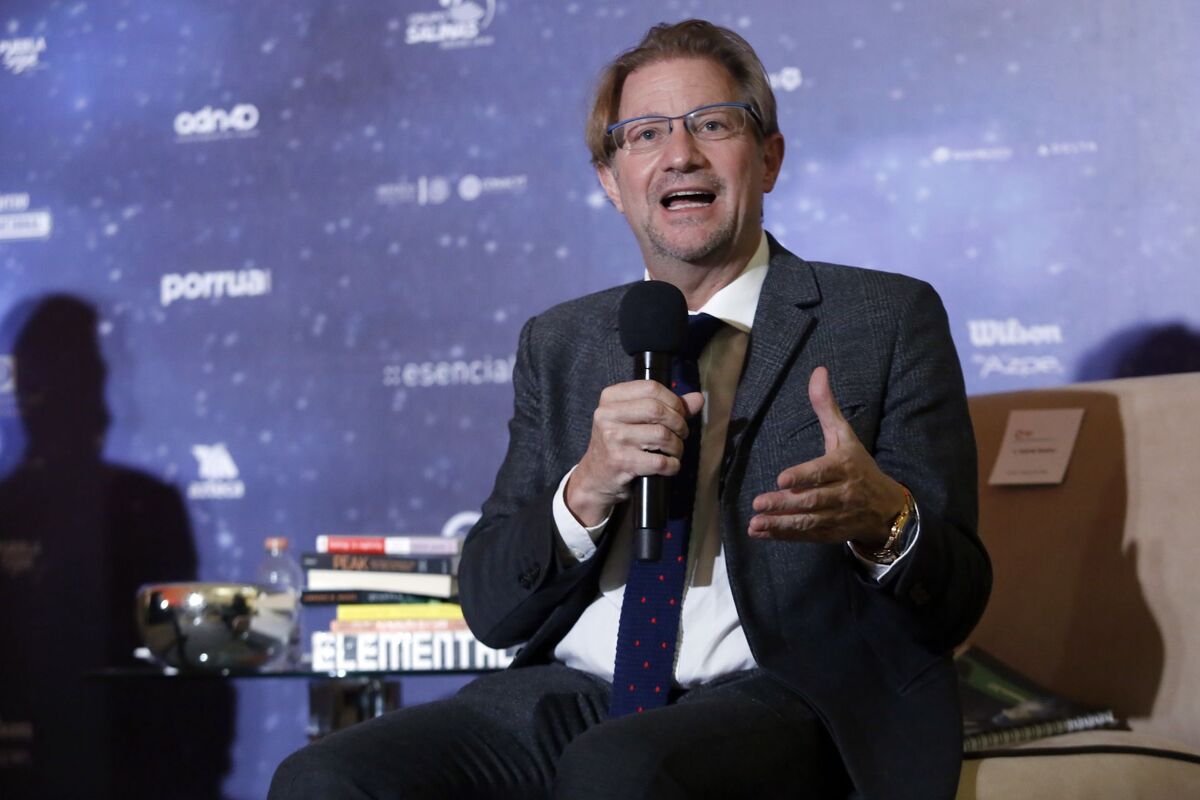 Andrés Roemer interpuso un amparo contra el reporte de entradas y salidas emitido por el Instituto Nacional de Migración.|Foto: Cuartoscuro