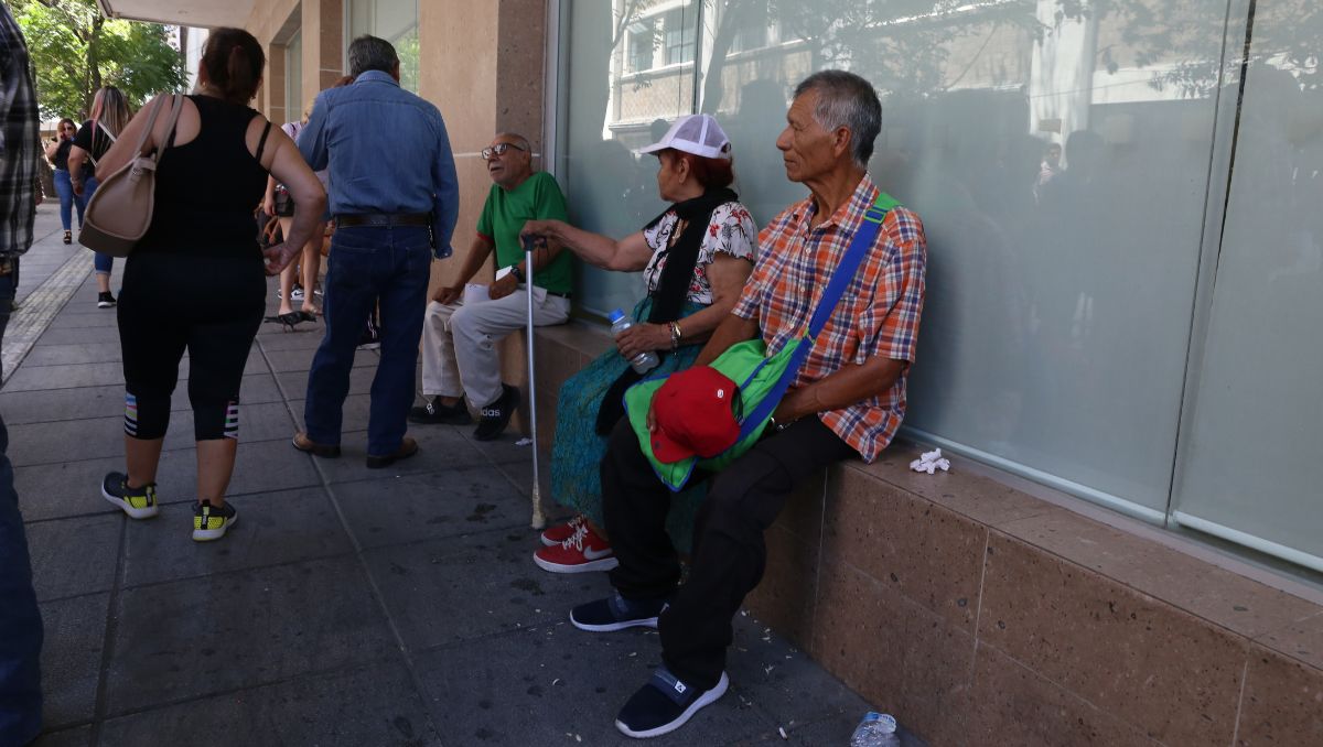 De acuerdo con la encuesta, los adultos mayores ganan participación frente a las generaciones más jóvenes | Luis Guerra