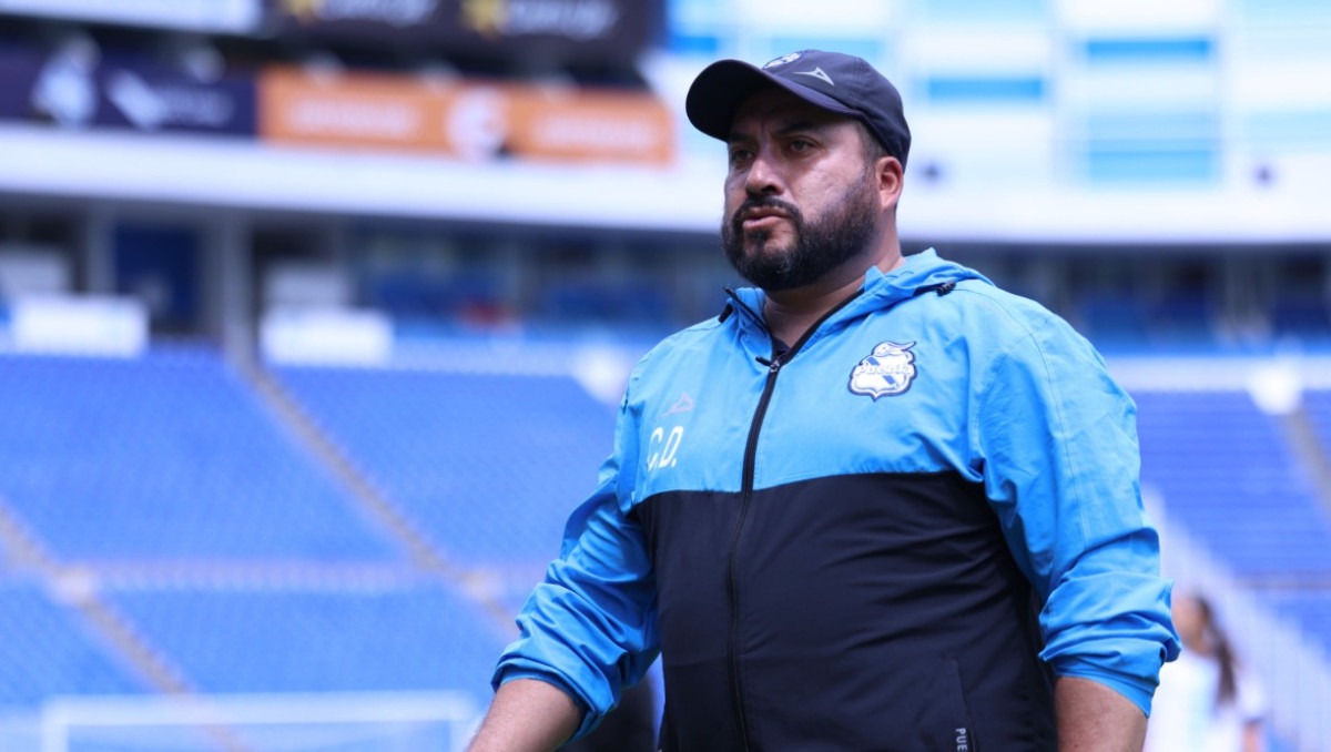 José Carlos Durón Hernández, director técnico de La Franja Femenil | Cortesía Club Puebla
