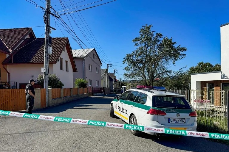 El ataque en una escuela de Eslovaquia involucró un arma blanca. | Foto: AFP