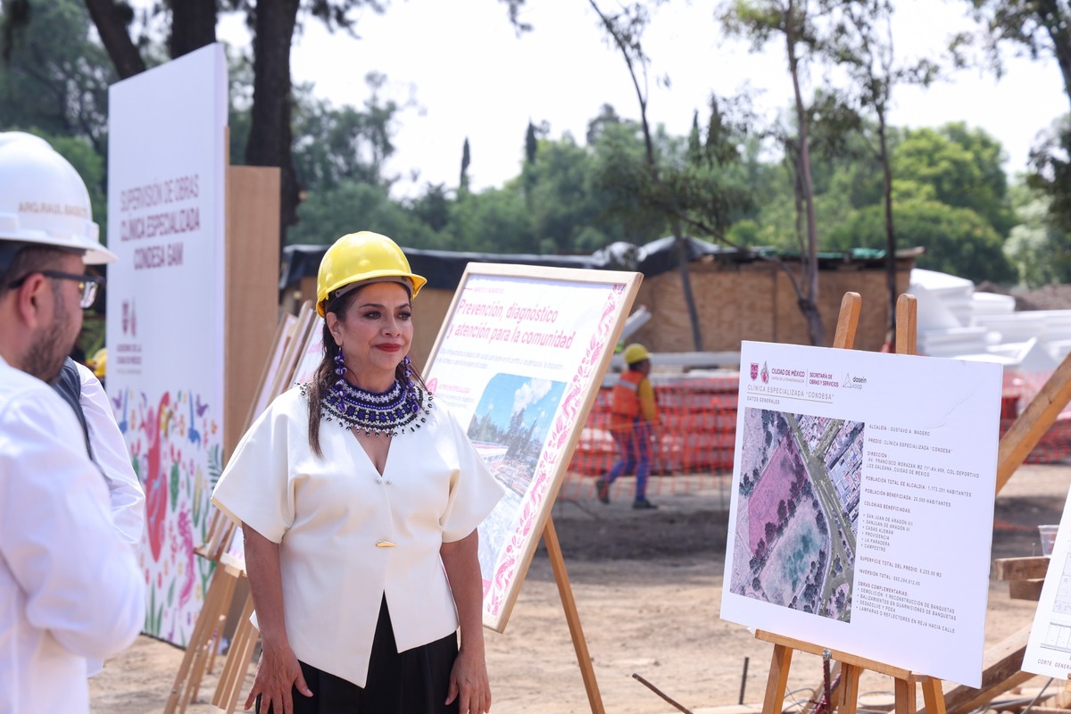 Clara Brugada supervisa las obras de la nueva Clínica Condesa en GAM. | Especial